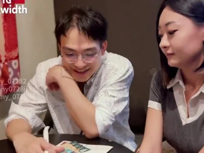 淫乱女学生Jennyの不伦性爱游戏-宽哥