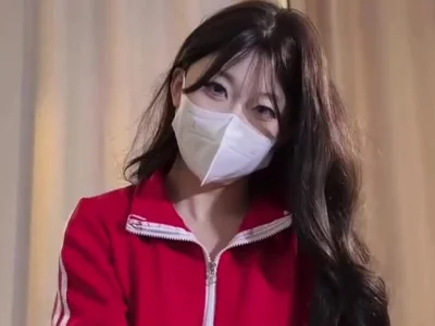 练散打的妹妹把闻自己脚脚的变态哥哥制服没想到哥哥是个M被打了反而很享受-珊迪
