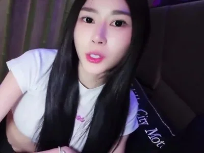 超辣的女房东为了不让我搬走晚上突然买宵夜来给我一点温暖-布丁