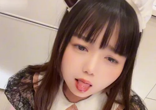 可爱的外表藏不住自己的欲望