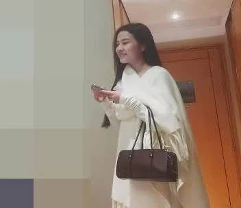 杏吧.花3000约了个长相清纯的女生-小兵