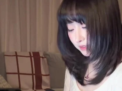 我的手在琴键上你的手在我身上-PUPU