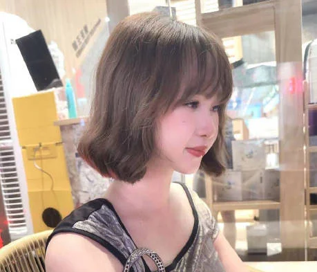 欲求不满骚货人妻酒店偷情约会撕破骚货的黑丝后入翘臀-巨根征服日记