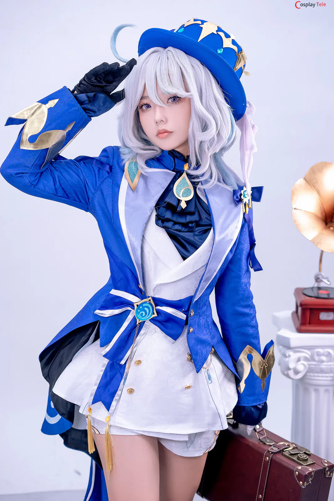 Messie Huang cosplay Furina Genshin Impact (2)