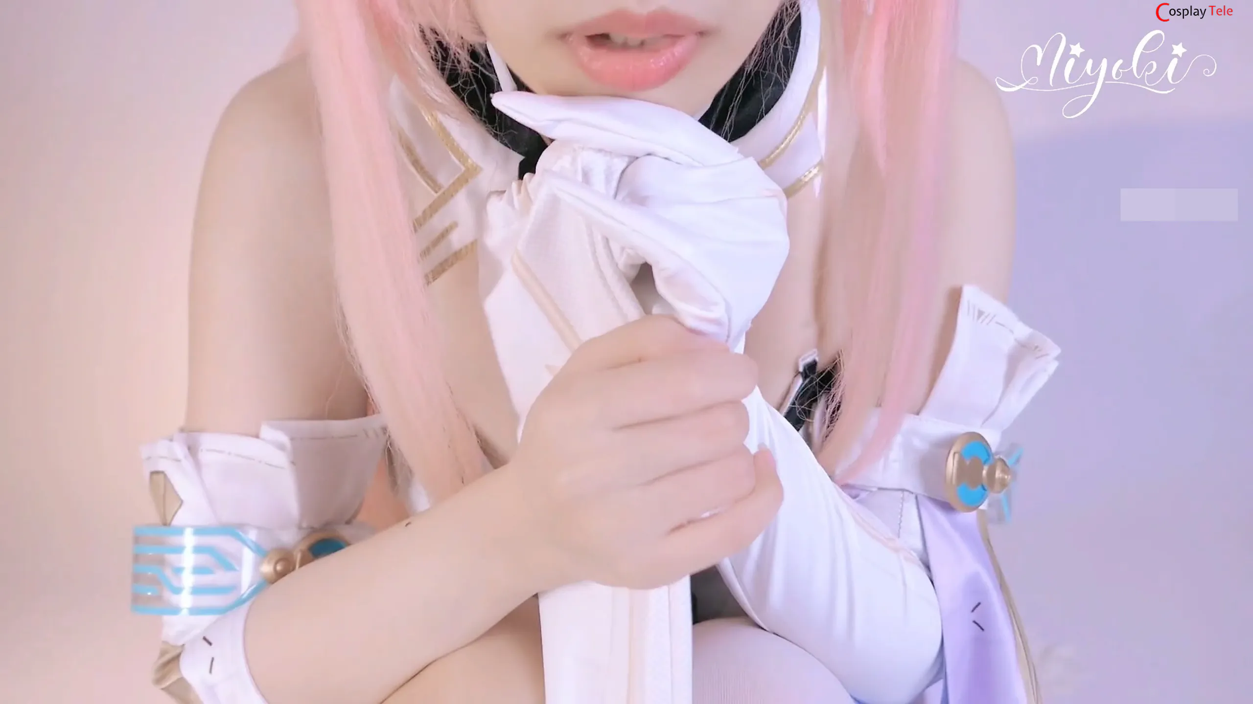 000-Misaki-Suzuki-cosplay-Aemeath-Wuthering-Waves-1_result.webp